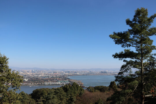 西山上的风景