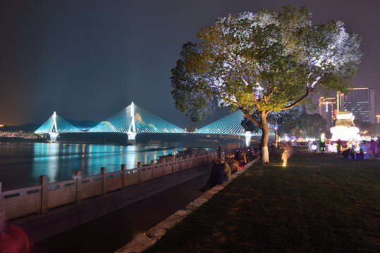 宜昌夷陵长江大桥夜景