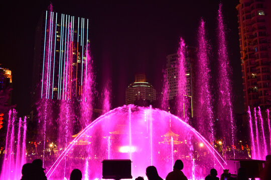 绵阳铁牛广场夜景