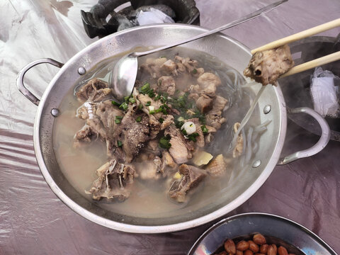 鸡肉炖粉条特写