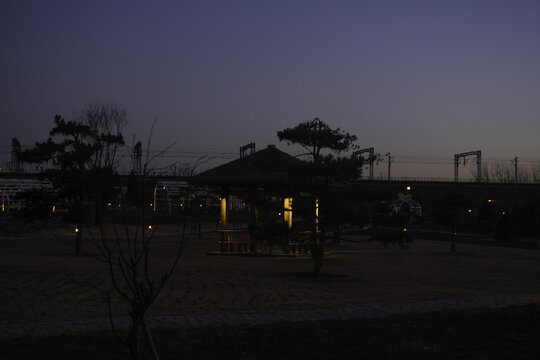 夜景公园古建筑晚霞摄影