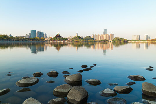 顺德顺峰山公园北门风景全貌