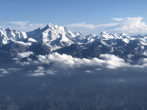 云端雪山