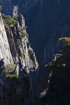 悬崖峭壁