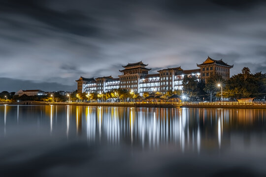 厦门集美学村龙舟池夜景