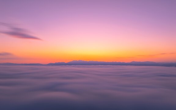 日出云景