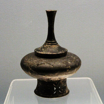 良渚文化黑陶高柄盖罐
