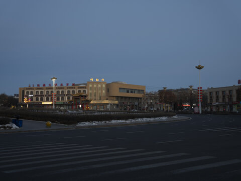 新疆特克斯八卦城傍晚街景