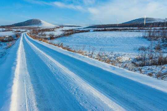 乡村大雪公路车辙