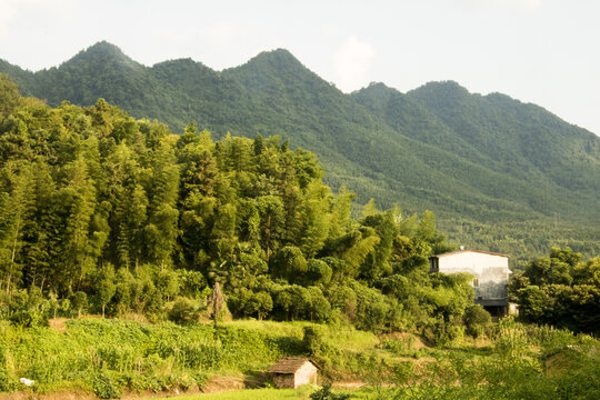 群山