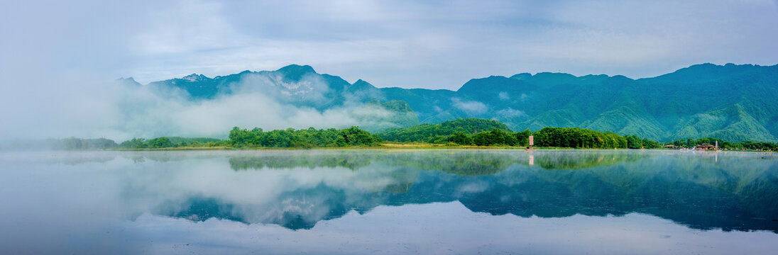 中国湖北神农架大九湖全景风光