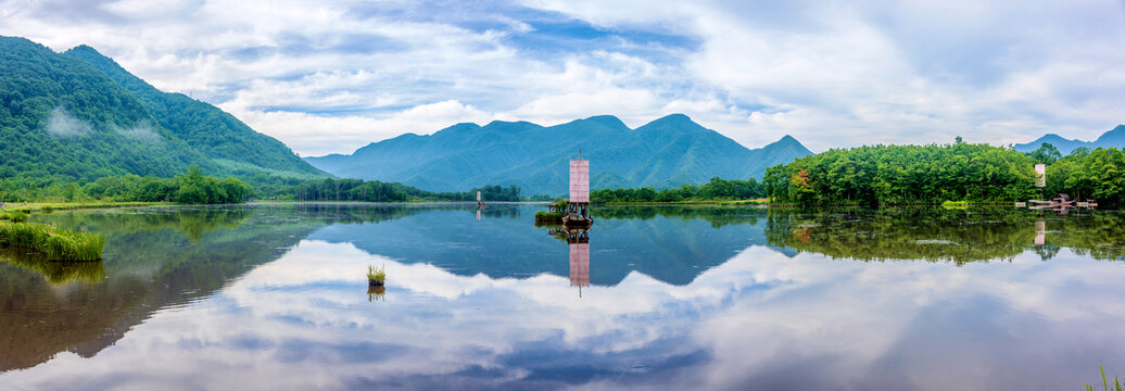 中国湖北神农架大九湖全景风光