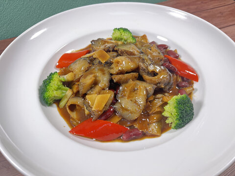 爽口菇红腰豆焖海参