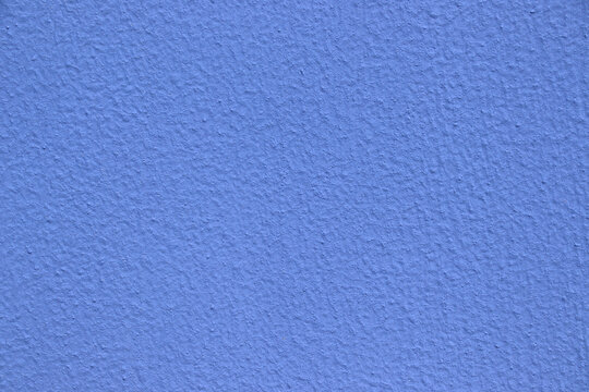 蓝色彩绘的墙