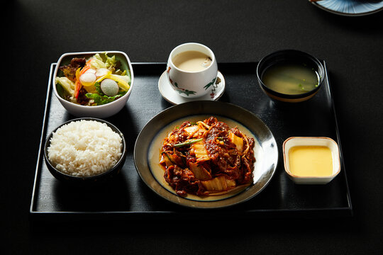 牛肉辣白菜套餐