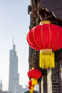 南京城墙悬挂的大红灯笼