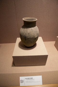 新石器时代陶罐