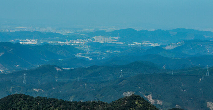 山脉与城市