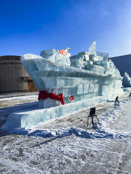 大型船形冰雕