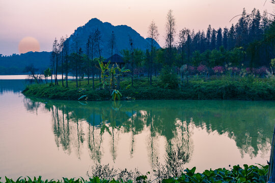 肇庆七星岩桃花岛浪漫夕阳