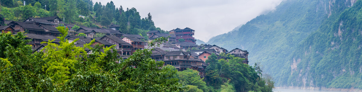 中国重庆酉阳龚滩古镇全景