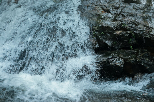 溪流小溪流水山泉水