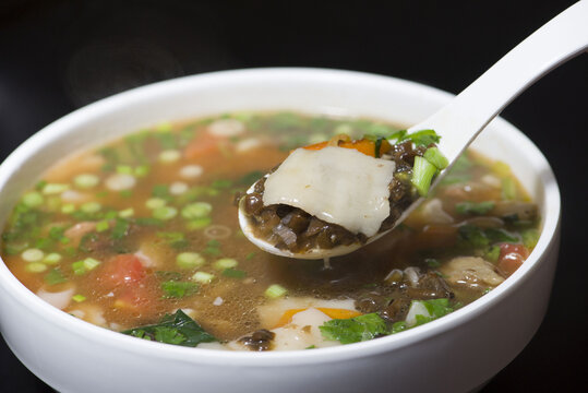 野蘑菇揪片子汤饭