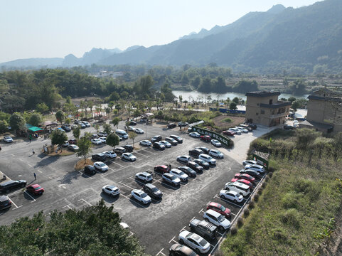 花山景区停车场