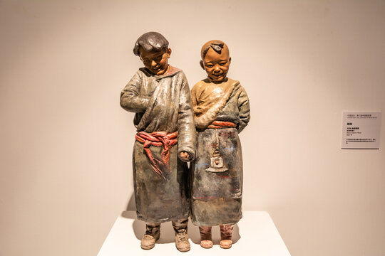 西藏男孩雕塑