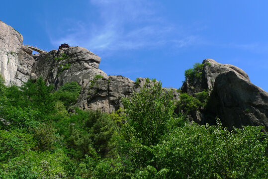 青岛崂山巨峰春季风光