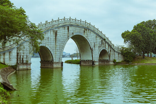 顺德顺峰山公园石拱桥