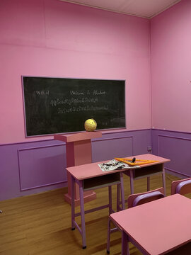 粉色少女教室主题拍摄场景