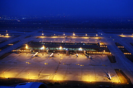 首都机场T3航站楼夜景俯瞰