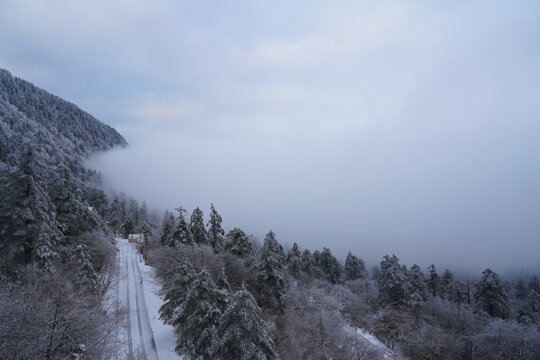 峨眉山