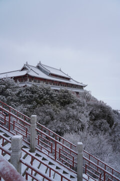 峨眉山