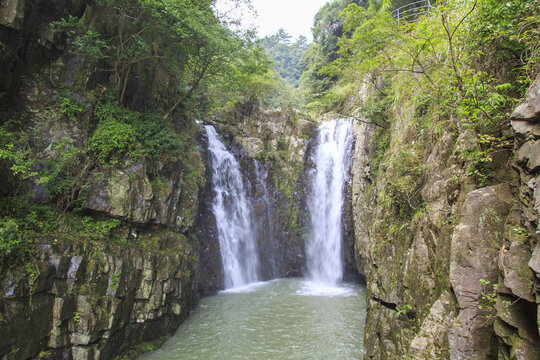 宁波奉化溪口雪窦山三隐潭