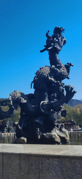 灵山胜境龙雕塑