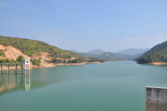 桂田水库水电站河流湖泊全景图