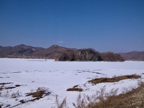 冰封雪河