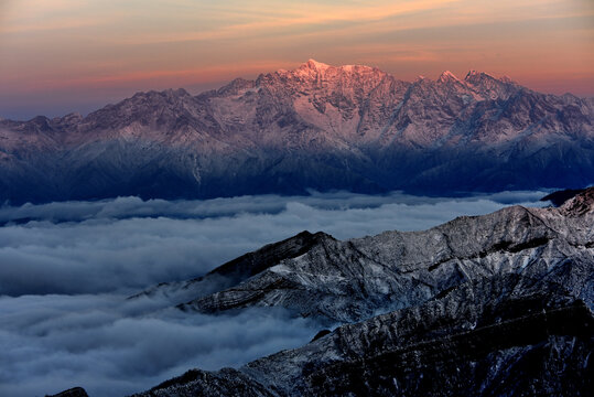 牛背山