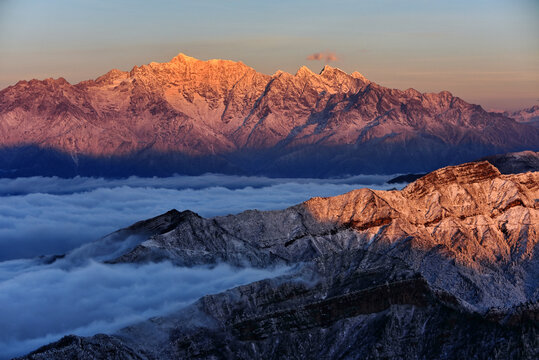 牛背山