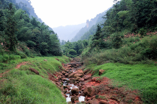 山间小溪