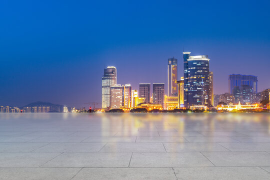 城市道路和城市夜景