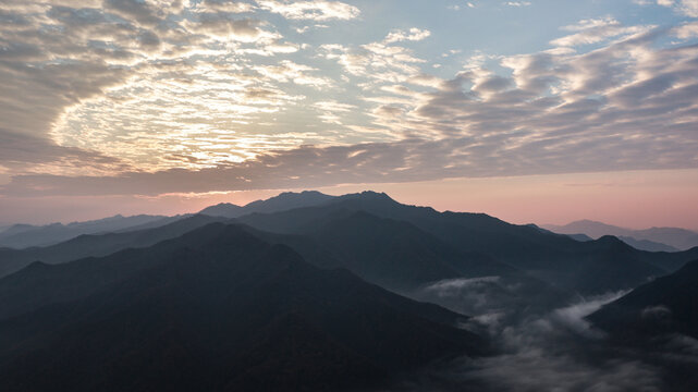 山峦叠嶂