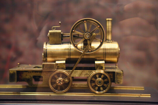 中国制造的第一台蒸汽机车模型