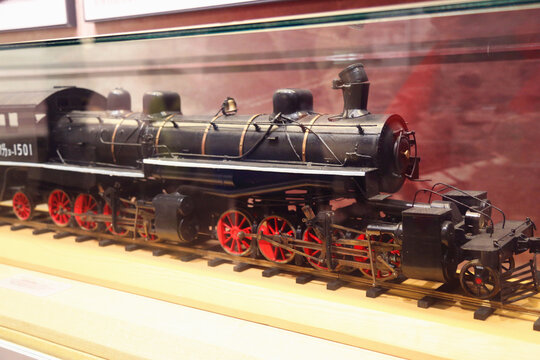 马莱型蒸蒸汽机车模型