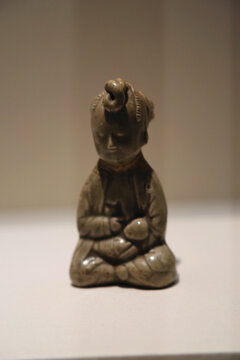 耀州窑青釉哺乳妇人坐像