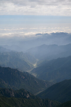 群山山峰高山丘壑