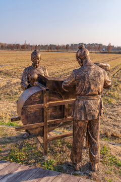 农业劳动雕塑