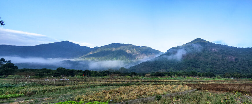 连绵的大山